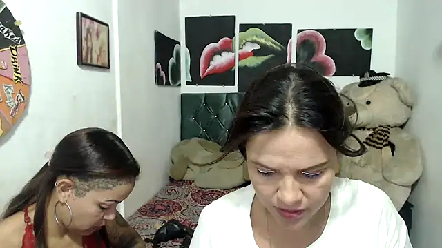 manzanahot9 online show from March 4, 2025, 11:32 pm