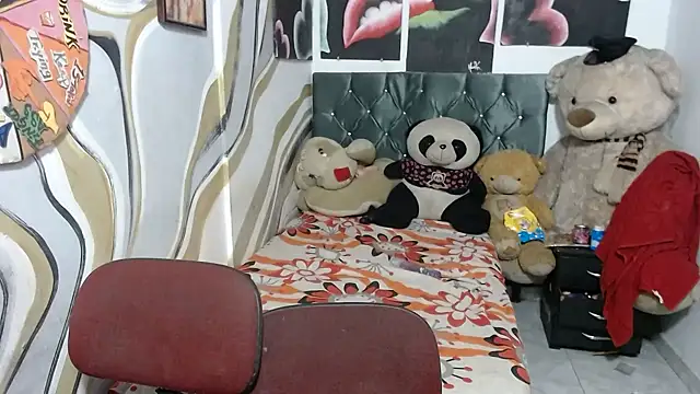 manzanahot9 online show from February 3, 2026, 1:16 pm