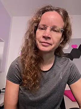 AnnikaRose online show from December 19, 2025, 6:42 am