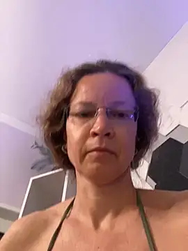 Snapshot of AnnikaRose chatting on June 21, 2026, 3:20 am AnnikaRose online show from June 21, 2026, 3:20 am