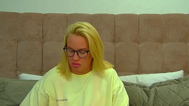 MariaNeumann online show from February 10, 2026, 6:34 pm