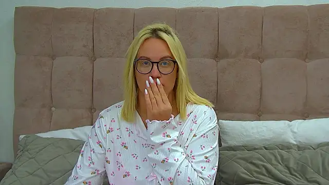 MariaNeumann online show from March 7, 2026, 6:38 pm