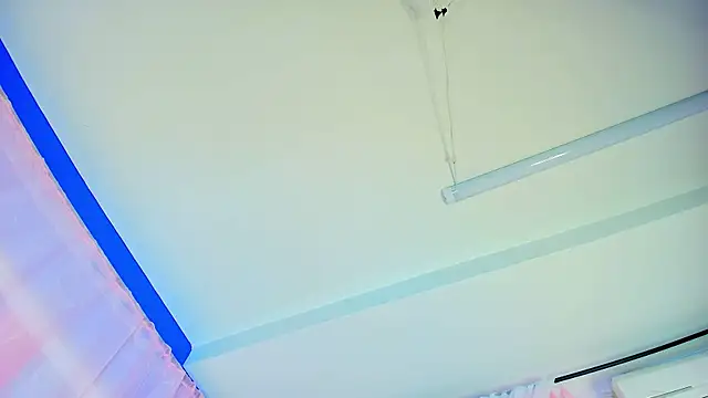 liccy hall online show from April 17, 2026, 11:46 am