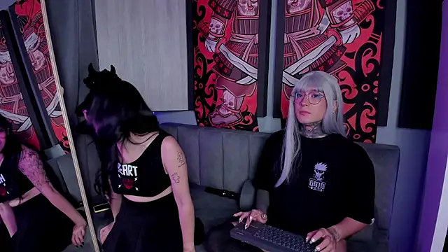 Snapshot of JadeyKhada chatting on November 14, 2025, 12:42 am JadeyKhada online show from November 14, 2025, 12:42 am