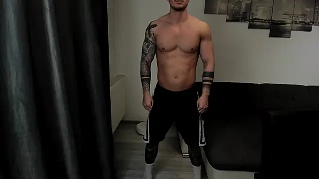 Richarddarell1 online show from April 23, 2026, 4:46 am