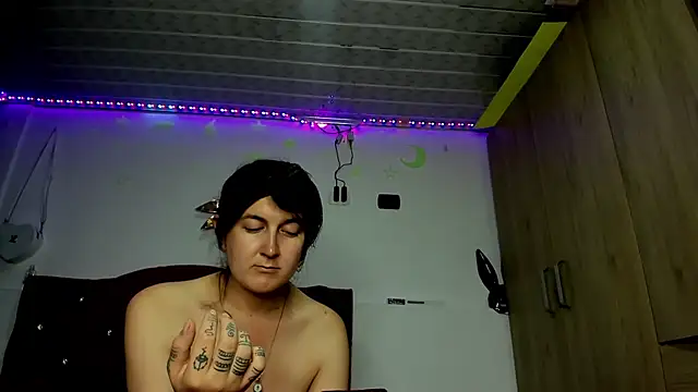 Sweet-Suck69 online show from January 6, 2025, 11:20 pm