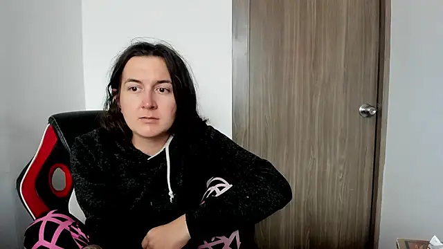 Sweet-Suck69 online show from February 16, 2025, 9:38 pm