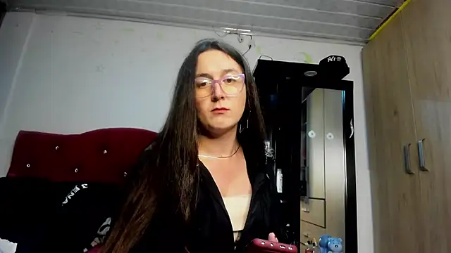 Sweet-Suck69 online show from September 19, 2025, 5:53 am