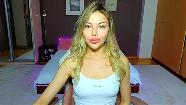 EmmyMills online show from February 13, 2025, 9:27 pm