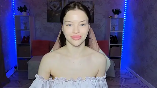 Snapshot of EmmyMills chatting on May 3, 2026, 10:05 pm EmmyMills online show from May 3, 2026, 10:05 pm