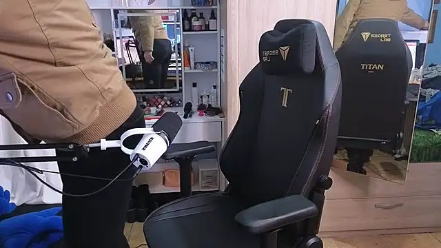 MemiKouki online show from January 9, 2025, 4:49 pm