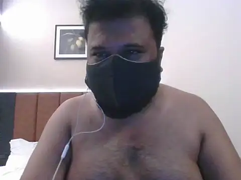 Hunk-Hand6 online show from November 9, 2025, 8:12 am