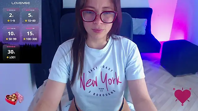 SharonR1 online show from March 22, 2026, 6:44 pm