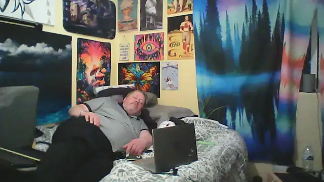 Snapshot of Mic_Oxinner chatting on July 4, 2026, 11:05 am Mic Oxinner online show from July 4, 2026, 11:05 am