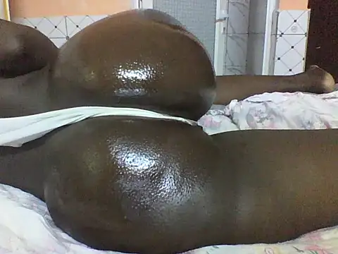 Snapshot of Lovely-edday2 chatting on December 17, 2025, 2:17 am Lovely-edday2 online show from December 17, 2025, 2:17 am
