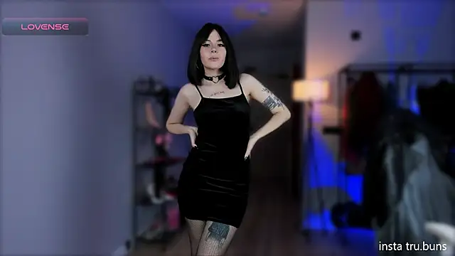 AnnaTrueno online show from October 5, 2025, 5:00 pm