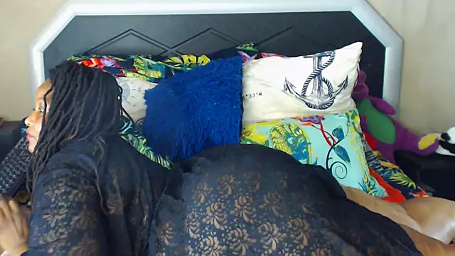 Snapshot of Bulkyyass chatting on October 26, 2025, 12:27 am Bulkyyass online show from October 26, 2025, 12:27 am