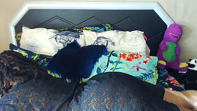 Bulkyyass online show from December 16, 2025, 10:42 am