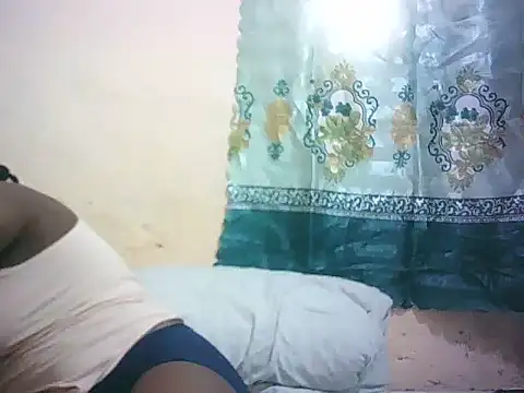 ebony valleria online show from April 19, 2026, 1:21 pm