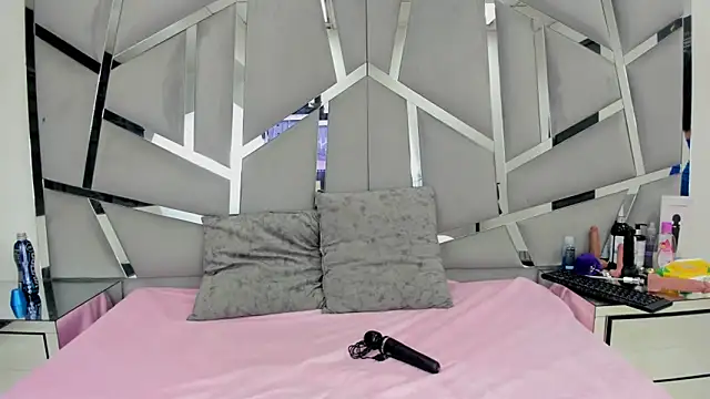 Catherinee69 x online show from January 29, 2025, 2:51 am