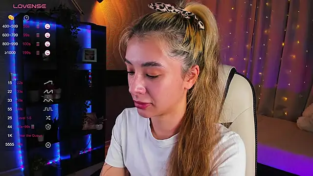 DarlaLike online show from March 6, 2025, 4:52 am