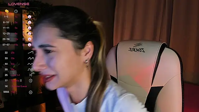 DarlaLike online show from September 26, 2025, 4:05 am