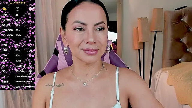 veronika naughty online show from September 30, 2025, 2:11 pm