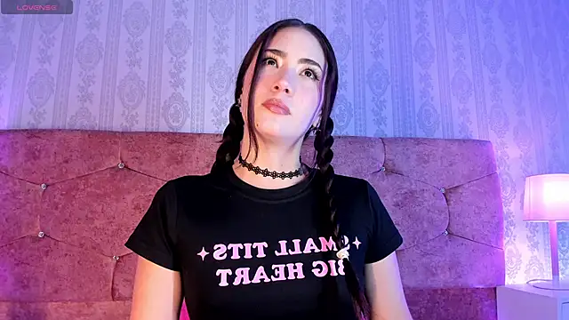 lunar leen online show from November 11, 2025, 7:36 pm