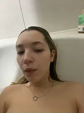 MiaThaine online show from December 15, 2024, 11:01 am