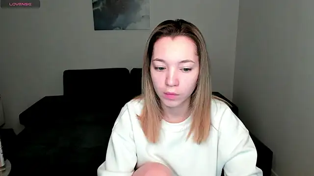 MiaThaine online show from January 7, 2025, 12:55 am