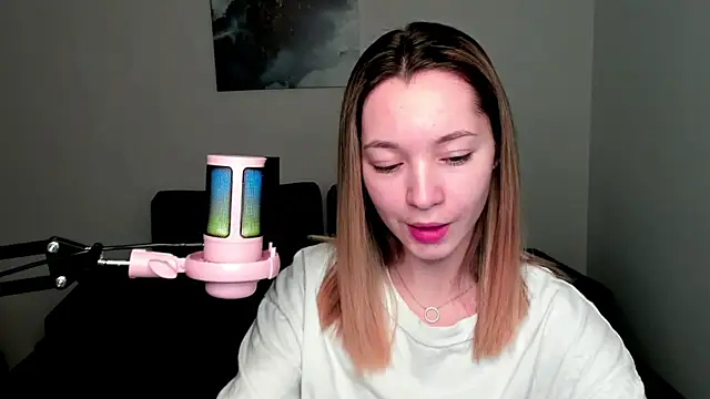 MiaThaine online show from January 13, 2025, 11:38 pm