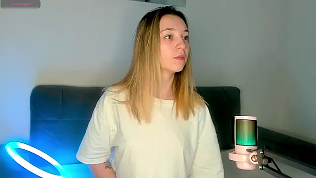 MiaThaine online show from February 20, 2025, 1:36 am