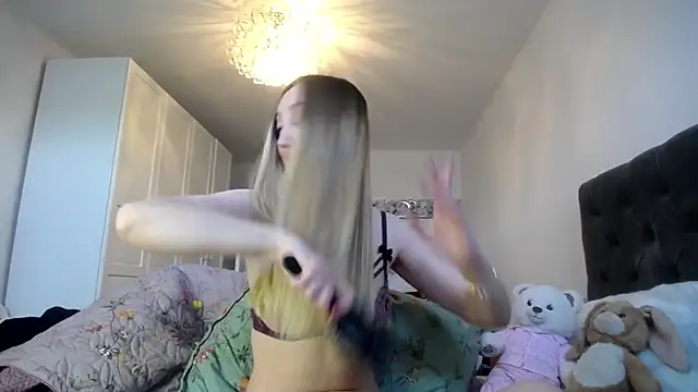 Ninadream2001 online show from January 24, 2025, 10:00 am