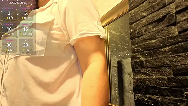 charlotte  G online show from November 17, 2025, 10:43 am