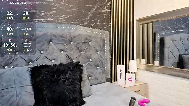 charlotte  G online show from November 29, 2025, 9:23 am