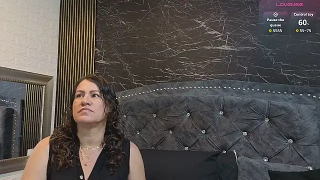 charlotte  G online show from April 19, 2026, 10:47 am