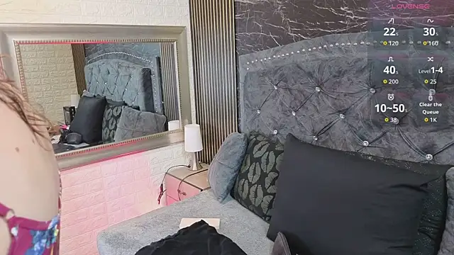 charlotte  G online show from April 21, 2026, 11:38 am