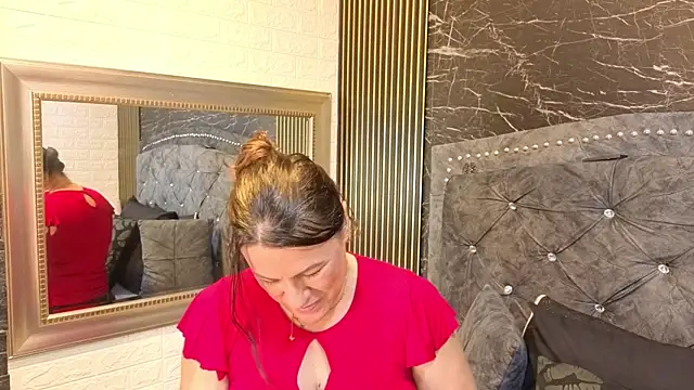 charlotte  G online show from June 5, 2026, 11:27 am