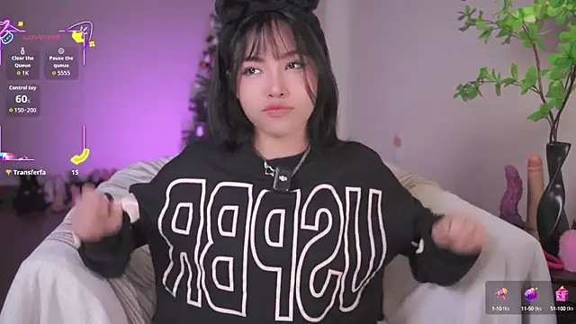 Miuzxc online show from September 18, 2025, 4:47 am