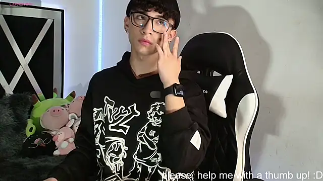 Snapshot of Niico_Cruz chatting on December 3, 2024, 9:45 pm Niico Cruz online show from December 3, 2024, 9:45 pm