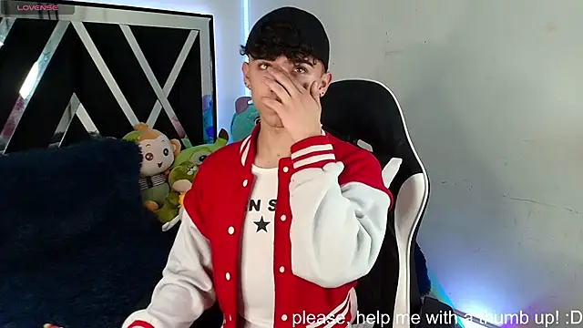 Snapshot of Niico_Cruz chatting on January 11, 2025, 3:44 am Niico Cruz online show from January 11, 2025, 3:44 am