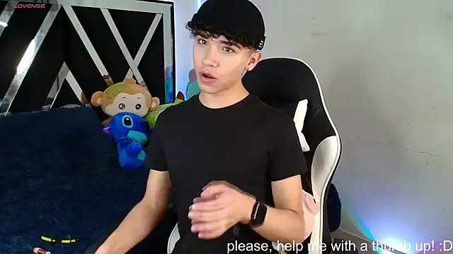 Snapshot of Niico_Cruz chatting on January 12, 2025, 3:49 am Niico Cruz online show from January 12, 2025, 3:49 am