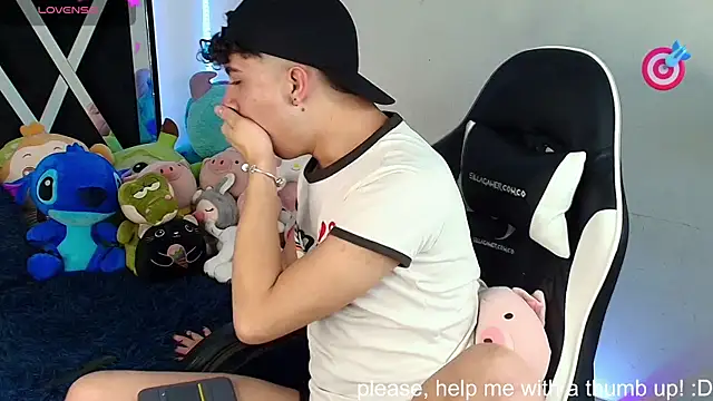 Snapshot of Niico_Cruz chatting on January 14, 2025, 9:35 am Niico Cruz online show from January 14, 2025, 9:35 am