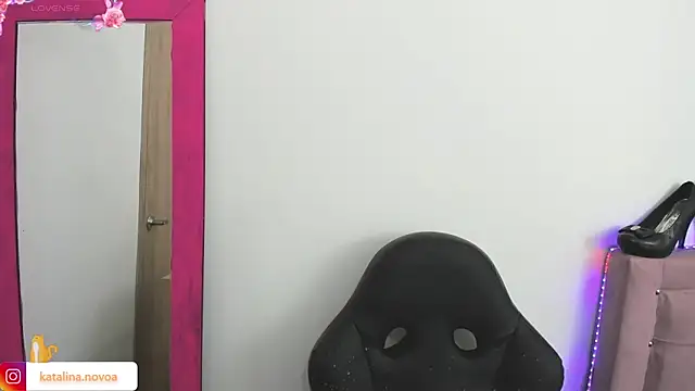 Katalina novoa online show from February 1, 2025, 12:40 am