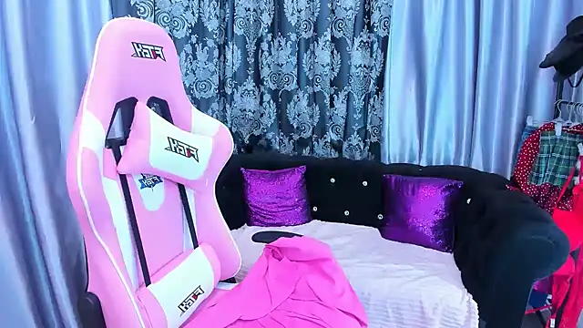 KamilaFoxy online show from February 4, 2025, 7:07 am