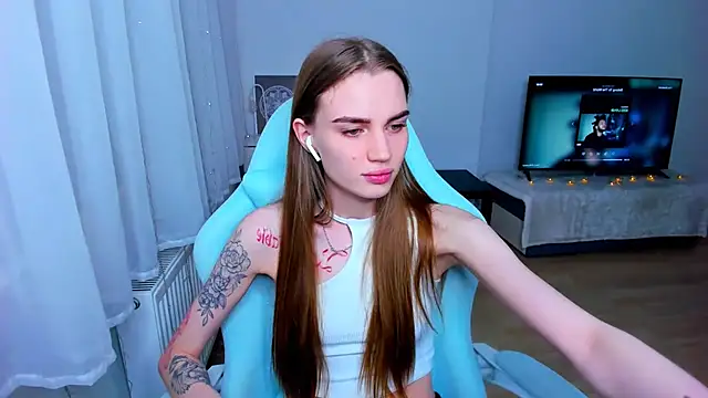 StellaLawless online show from January 18, 2025, 11:00 pm