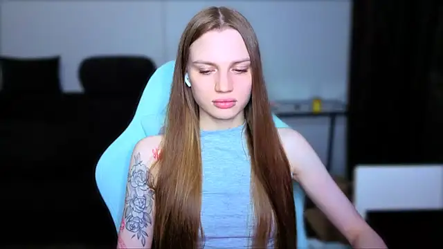 StellaLawless online show from April 21, 2026, 6:44 pm