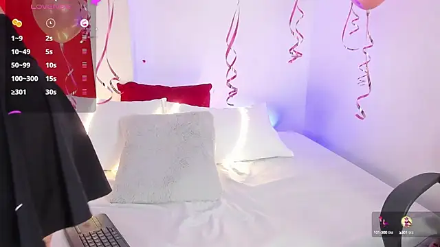 MarilynSmIith online show from December 10, 2024, 12:05 pm