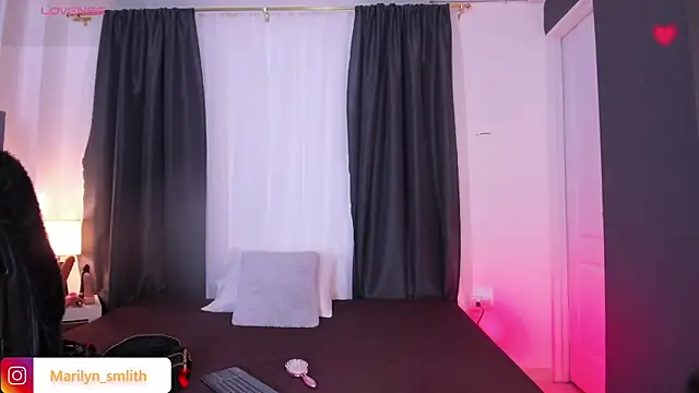 MarilynSmIith online show from September 22, 2025, 11:12 am