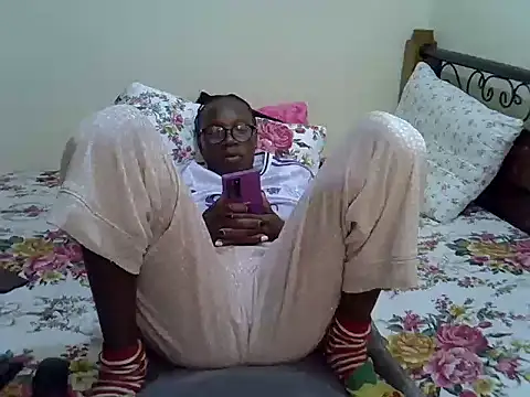 Sweet Bear online show from October 31, 2025, 5:25 pm